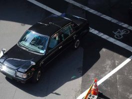タクシードライバーの勤務体系について タクシー車両イメージ
